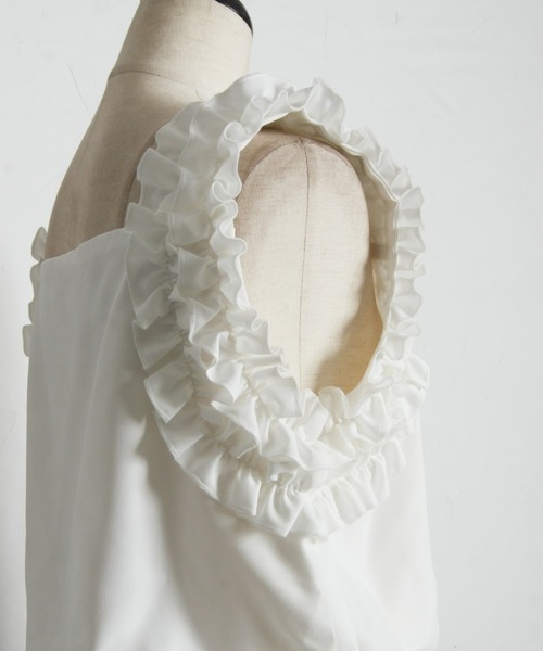ARVELLIA(アルベリア)の「CONTOUR RUFFLE TOP(シャツ/ブラウス・レディース・ホワイト/ブラック・M)」の9枚目の写真