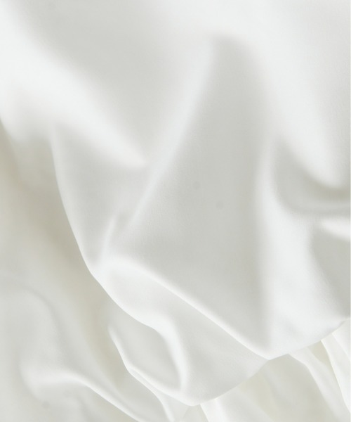 ARVELLIA(アルベリア)の「CONTOUR RUFFLE TOP(シャツ/ブラウス・レディース・ホワイト/ブラック・M)」の4枚目の写真
