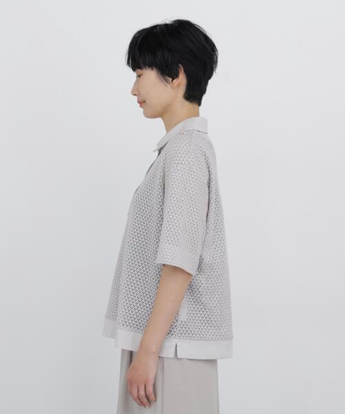 human woman(ヒューマンウーマン)の「◆【清涼アイテム / ウォッシャブル】リーフ格子レース ポロTシャツ(ポロシャツ・レディース・グレー/ブラック・MEDIUM)」の3枚目の写真