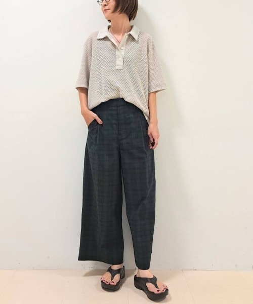 human woman(ヒューマンウーマン)の「◆【清涼アイテム / ウォッシャブル】リーフ格子レース ポロTシャツ(ポロシャツ・レディース・グレー/ブラック・MEDIUM)」の9枚目の写真