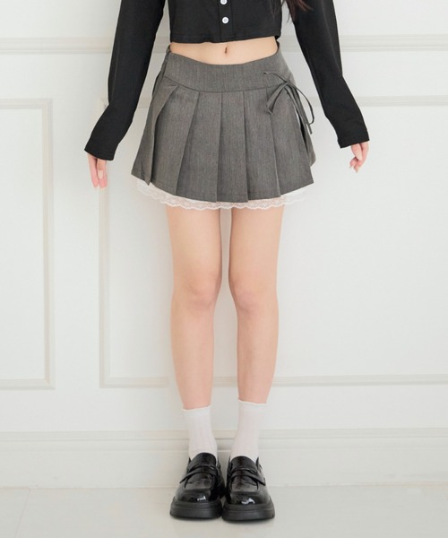 ALLuRing ChaRm(アリュリングチャーム)の「Ribbon Lace Pleated Mini Skirt / リボンレースプリーツミニスカート(スカート・レディース・ホワイト/グレー・S/M)」の9枚目の写真