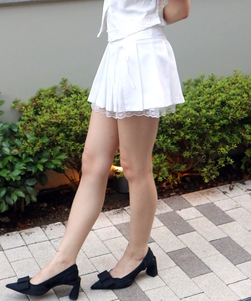 ALLuRing ChaRm(アリュリングチャーム)の「Ribbon Lace Pleated Mini Skirt / リボンレースプリーツミニスカート(スカート・レディース・ホワイト/グレー・S/M)」の5枚目の写真