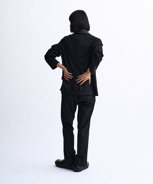PHILTHEORY(フィルセオリー)の「mulch button overlay tailored Jacket / マルチボタンオーバーレイテーラードジャケット(テーラードジャケット・メンズ・ブラック・3/2/1)」の4枚目の写真