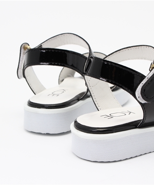 koe(コエ)の「キッズメタリックベルトサンダル(サンダル・キッズ・ブラック/ピンクゴールド/シルバー・18cm/15cm/16cm/17cm)」の9枚目の写真