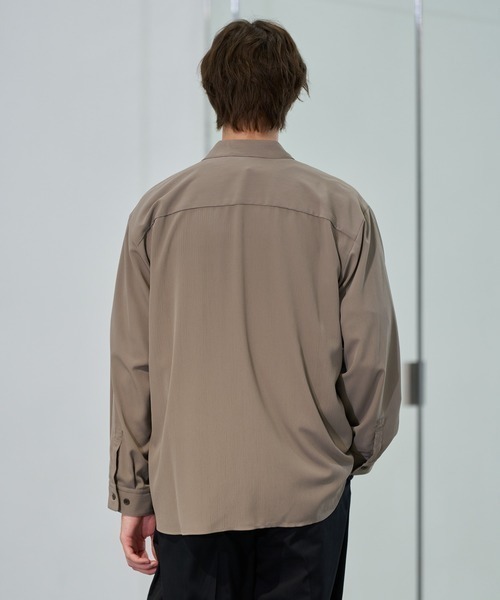 CITY TOKYO(シティトウキョウ)の「【CITY TOKYO/シティートーキョー】Air pleats リラックスシャツ(シャツ/ブラウス・メンズ・グレイッシュベージュ・1/2)」の2枚目の写真