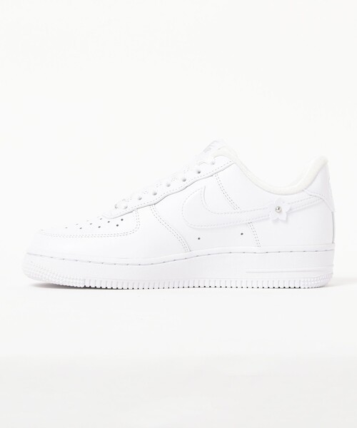 Ray BEAMS(レイビームス)の「NIKE / エア フォース 1 '07 “Florette”(その他シューズ・レディース・ホワイト/ブラック・24.5cm/24.0cm/23.0cm/23.5cm/25.0cm)」の4枚目の写真