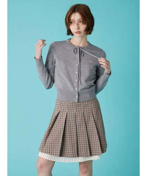 LILY BROWN(リリーブラウン)の「【LILY BROWN×Hearts2Hearts】エンブレム刺繍カーディガン(カーディガン/ボレロ・レディース・グレー/アイボリー/ライトブルー/イエロー・F)」の5枚目の写真