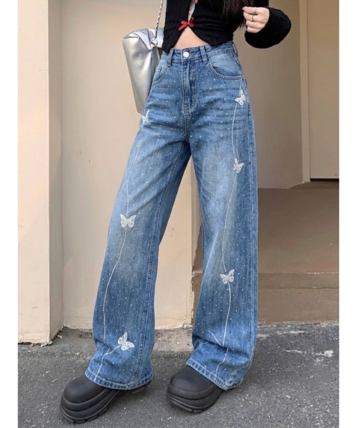 AVYL(アヴィル)の「バタフライ刺繍ルーズワイドデニムパンツ(デニムパンツ・レディース・ブルー・S/M/L)」の5枚目の写真