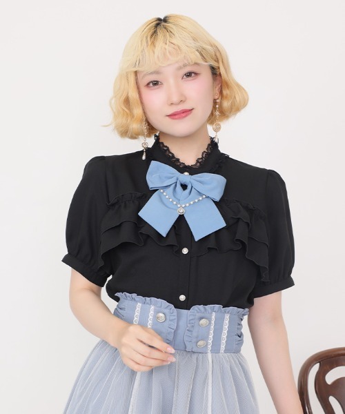 axes femme POETIQUE(アクシーズファムポエティック)の「ティーカップチャーム付きブラウス(シャツ/ブラウス・レディース・ブラック/ワイン/ホワイト・MEDIUM)」の1枚目の写真