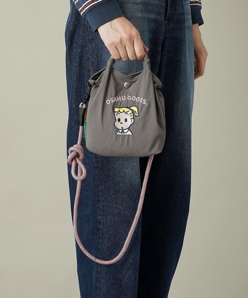 unify(ユニファイ)の「【unify × OSAMU GOODS(オサムグッズ)】軽撥水 ショルダーバッグ スマホ サコッシュ OTNS-03(ショルダーバッグ・レディース・グレー/ネイビー/ブルーグリーン/キャメル/ブルー/アイボリー・ONE SIZE)」の20枚目の写真