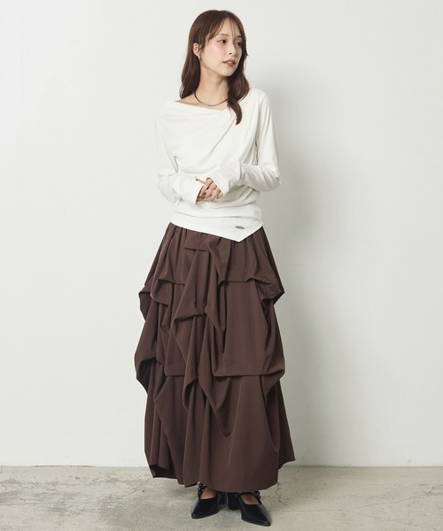 Elishe(エリシェ)の「ドレープアシメトップス(長袖)(Tシャツ/カットソー・レディース・ボルドー/オフホワイト/ブラック・FREE)」の16枚目の写真