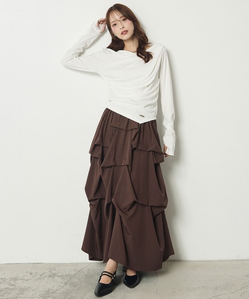Elishe(エリシェ)の「ドレープアシメトップス(長袖)(Tシャツ/カットソー・レディース・ボルドー/オフホワイト/ブラック・FREE)」の17枚目の写真