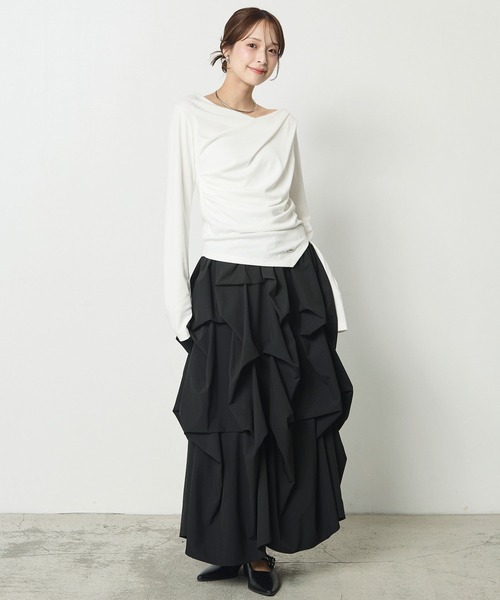 Elishe(エリシェ)の「ドレープアシメトップス(長袖)(Tシャツ/カットソー・レディース・ボルドー/オフホワイト/ブラック・FREE)」の20枚目の写真