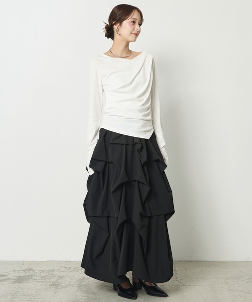 Elishe(エリシェ)の「ドレープアシメトップス(長袖)(Tシャツ/カットソー・レディース・ボルドー/オフホワイト/ブラック・FREE)」の21枚目の写真