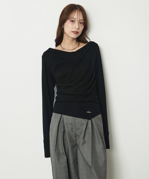 Elishe(エリシェ)の「ドレープアシメトップス(長袖)(Tシャツ/カットソー・レディース・ボルドー/オフホワイト/ブラック・FREE)」の7枚目の写真