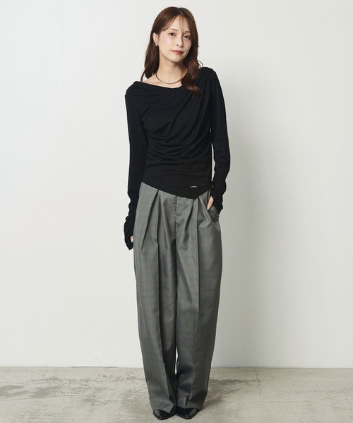 Elishe(エリシェ)の「ドレープアシメトップス(長袖)(Tシャツ/カットソー・レディース・ボルドー/オフホワイト/ブラック・FREE)」の9枚目の写真