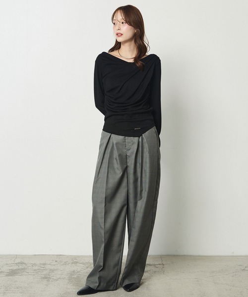 Elishe(エリシェ)の「ドレープアシメトップス(長袖)(Tシャツ/カットソー・レディース・ボルドー/オフホワイト/ブラック・FREE)」の10枚目の写真