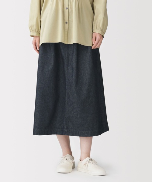無印良品(ムジルシリョウヒン)の「婦人 洗いざらし デニムイージースカート(デニムスカート・レディース・ダークネイビー・S/XL/L/M)」の1枚目の写真