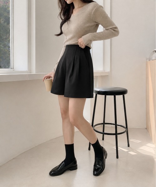 Mku Ekta(ムクエクタ)の「ハイウエストショートパンツ(その他パンツ・レディース・ブラック・L/M/S)」の4枚目の写真