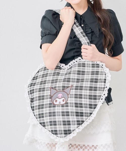 DearMyLove(ディアマイラブ)の「【サンリオ×DML】フェイスハートトートバッグ(トートバッグ・レディース・ブラック/ベビーピンク/ホワイト/ブルー・FREE)」の1枚目の写真