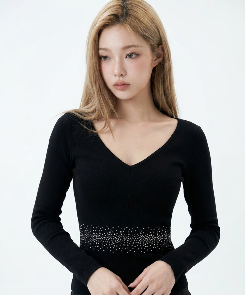 BORN SLIPPY(ボーンスリッピー)の「クリスタルライン Vネック ロングスリーブTシャツ(ブラック)(Tシャツ/カットソー・レディース・その他・FREE)」の1枚目の写真