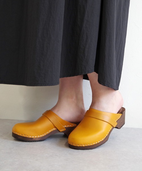 MOHEDA TOFFELN（モヘダトフェール）の「MOHEDA TOFFELN （モヘダトフェール） / レザー サボサンダル EMMA ウッドサンダル（サンダル・レディース・ブラウン系その他/ネイビー/グレー系その他/マスタード/ブラック/ブラウン系その他2・39/35/36/37/38/40/41）」の6枚目の写真