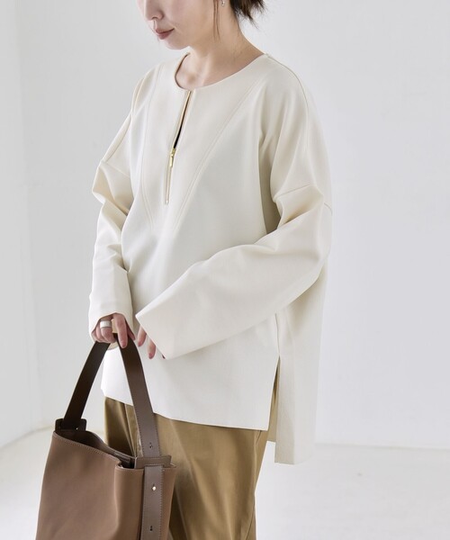 quaranciel(カランシエル)の「〈手洗い可能〉カットジョーゼット ハーフジップ クルーネック プルオーバー(Tシャツ/カットソー・レディース・ブラック/ベージュ/ネイビー/オフホワイト・ONE SIZE)」の2枚目の写真