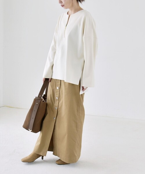 quaranciel(カランシエル)の「〈手洗い可能〉カットジョーゼット ハーフジップ クルーネック プルオーバー(Tシャツ/カットソー・レディース・ブラック/ベージュ/ネイビー/オフホワイト・ONE SIZE)」の5枚目の写真