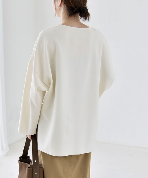 quaranciel(カランシエル)の「〈手洗い可能〉カットジョーゼット ハーフジップ クルーネック プルオーバー(Tシャツ/カットソー・レディース・ブラック/ベージュ/ネイビー/オフホワイト・ONE SIZE)」の10枚目の写真