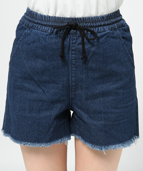 MOUSSY（マウジー）の「EASY DENIM S/PT（デニムパンツ・レディース・ホワイト/ダークブルー・1/2）」の6枚目の写真