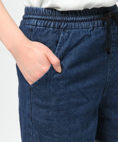 MOUSSY（マウジー）の「EASY DENIM S/PT（デニムパンツ・レディース・ホワイト/ダークブルー・1/2）」の8枚目の写真