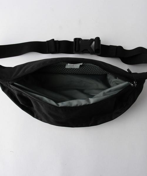 green label relaxing（グリーンレーベルリラクシング）の「[ナイキ] BC NIKE ウエスト パック（ショルダーバッグ・メンズ・ブラック・FREE）」の8枚目の写真