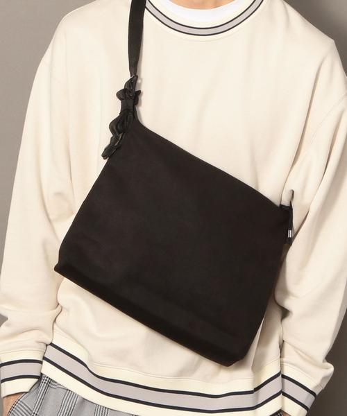 BEAUTY&YOUTH UNITED ARROWS（ビューティーアンドユースユナイテッドアローズ）の「BY ライトファブリック ショルダーバッグ  о（ショルダーバッグ・メンズ・ブラック/ライトグレー/ダークブラウン/コバルトブルー・FREE）」の2枚目の写真