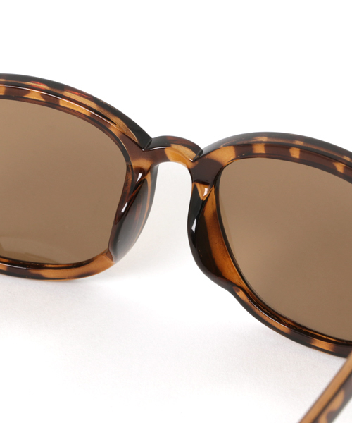 MOUSSY（マウジー）の「WIDE FLAME EYEWEAR（サングラス・レディース・ブラウン系その他/ピンク/ホワイト・FREE）」の8枚目の写真