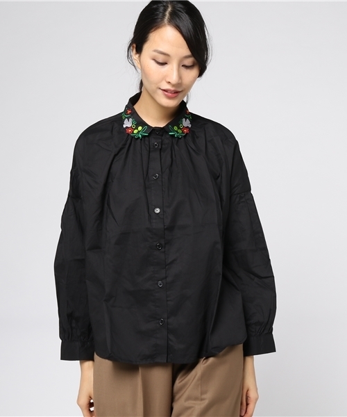 MERLOT（メルロー）の「コットンフラワー刺繍襟シャツ7110（シャツ/ブラウス・レディース・ホワイト/グリーン/ブラック・FREE）」の10枚目の写真
