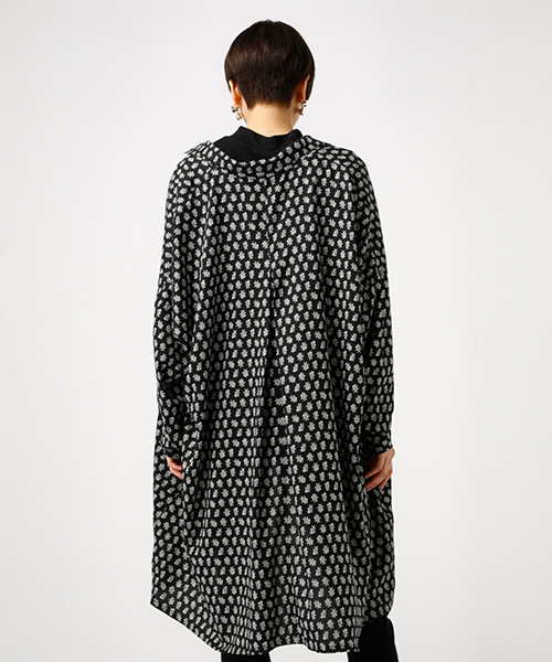 AZUL by moussy(アズールバイマウジー)の「Spring reef柄ルーズSH(シャツ/ブラウス・レディース・ホワイト系その他/ブラック系その他/イエロー系その他・SMALL/MEDIUM)」の21枚目の写真