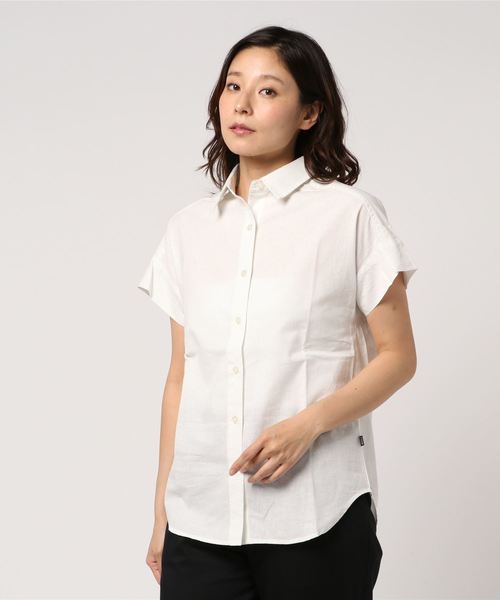 AIGLE（エーグル）の「コットンリネン リラックスシルエットシャツ（シャツ/ブラウス・レディース・ライトベージュ/オフホワイト・36/38/40）」の3枚目の写真