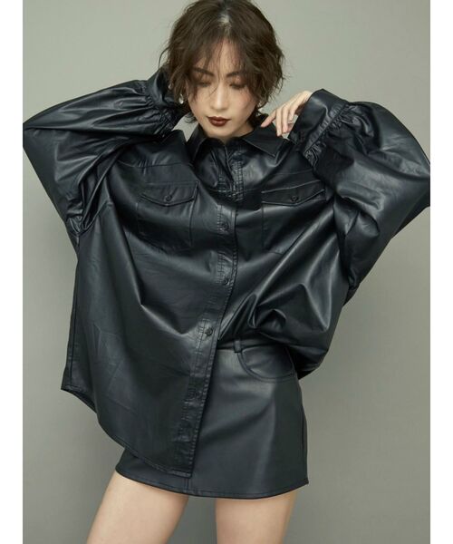 GYDA(ジェイダ)の「フェイクレザースカートライクショーパン(スカート・レディース・ブラック/ブラウン・X-SMALL/SMALL/MEDIUM)」の3枚目の写真