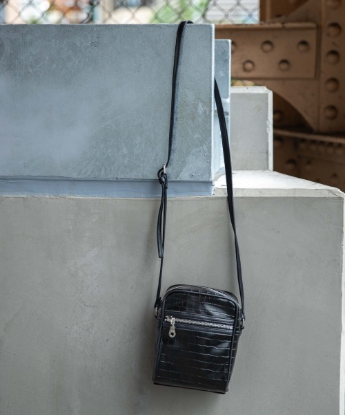 RAGEBLUE（レイジブルー）の「スクエアショルダーバッグ/919827（ショルダーバッグ・メンズ・ブラック/ベージュ/ブラウン/オフホワイト/ブラック系その他・FREE）」の4枚目の写真