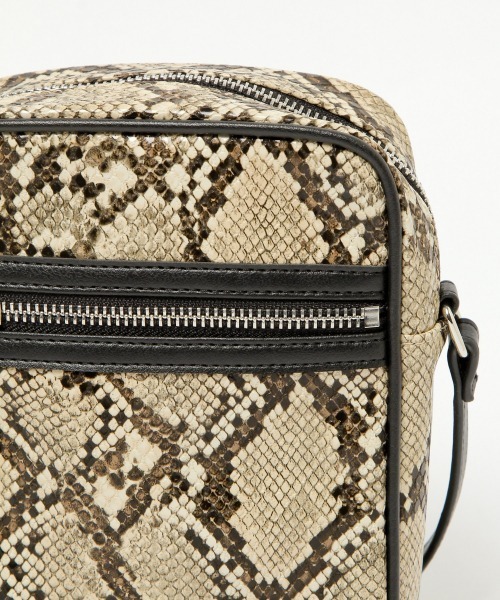 RAGEBLUE（レイジブルー）の「スクエアショルダーバッグ/919827（ショルダーバッグ・メンズ・ブラック/ベージュ/ブラウン/オフホワイト/ブラック系その他・FREE）」の6枚目の写真