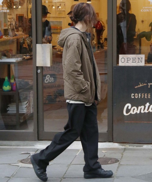 ZIP FIVE(ジップファイブ)の「ファー×ナイロンリバーシブルマウンテンパーカー(マウンテンパーカー・レディース・ホワイト系/ホワイト系1/ブラック系/グレー系/ブラウン系/ベージュ系/ベージュ系1/ネイビー系・MEDIUM/LARGE/X-LARGE)」の22枚目の写真