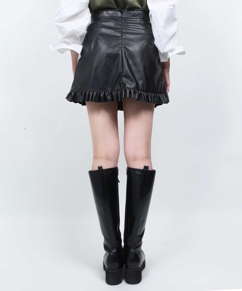 WC（ダブル シー）の「WC/フェイクレザーフリルスカート（スカート・レディース・ベージュ/ブラック・FREE）」の4枚目の写真