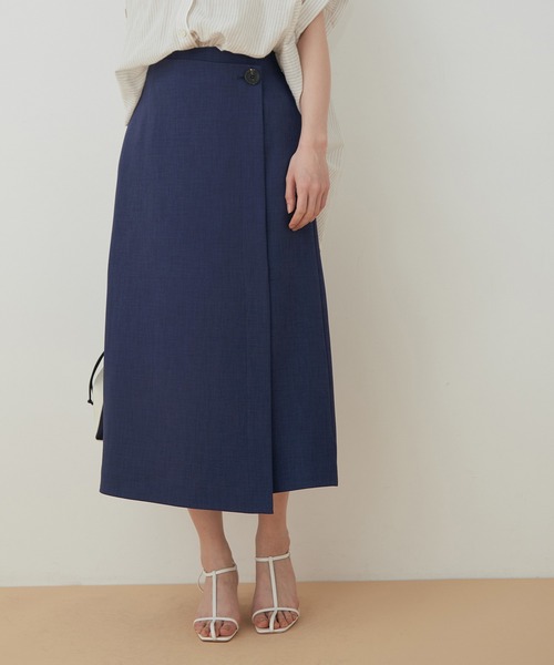 ADAM ET ROPE'（アダムエロペ）の「【アウトレット店舗・WEB限定】リネンライクラップスカート（スカート・レディース・ブラック/レッド/ブルー・FREE）」の3枚目の写真