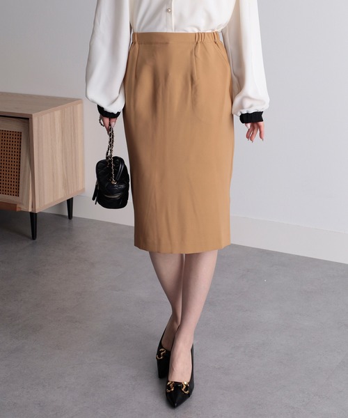 RANAN（ラナン）の「すっきりきれいめ美脚シルエット防シワストレッチタイトスカート（スカート・レディース・ライトグレー/ブラック/ベージュ/ネイビー/オフホワイト/ブラウン/モスグリーン/ライトベージュ/サーモンピンク/ロイヤルブルー/ピンク系その他・M/LL/L）」の6枚目の写真