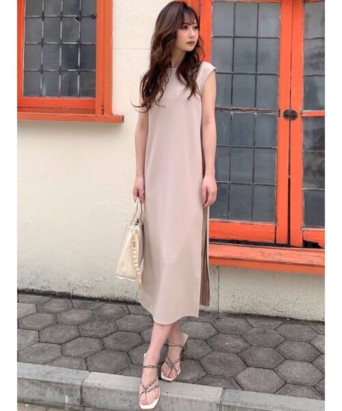 RESEXXY(リゼクシー)の「配色セットバックヒールサンダル(サンダル・レディース・その他1/ブラック/ベージュ・SMALL/LARGE/MEDIUM)」の6枚目の写真