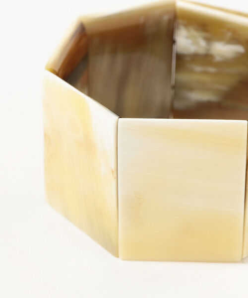 Ray BEAMS(レイビームス)の「L'INDO CHINEUR / 7Plates ブレスレット(ブレスレット・レディース・その他/ブラック・ONE SIZE)」の4枚目の写真