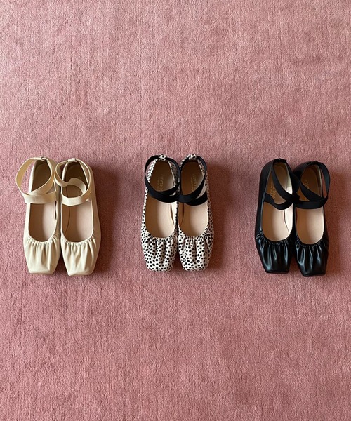 one after another NICE CLAUP（ワンアフターアナザーナイスクラップ）の「クロスバレエシューズ（バレエシューズ・レディース・ブラック/アイボリー/アニマル・S/M/L）」の5枚目の写真