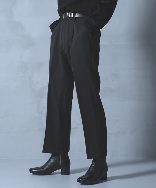 G.O.C（ジーオーシー）の「TR ストレート タック スラックス パンツ（スラックス・メンズ・ブラック/ベージュ/パープル/ブラウン/グレー/ブルー/ブラウン系その他/グレイッシュベージュ/ワイン/ダークグリーン/オフホワイト・SMALL/MEDIUM/LARGE）」の3枚目の写真