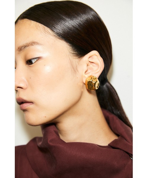 THROW by SLY（スローバイスライ）の「THROW CRATER METAL EARRING（イヤリング・レディース・マルチ・FREE）」の7枚目の写真