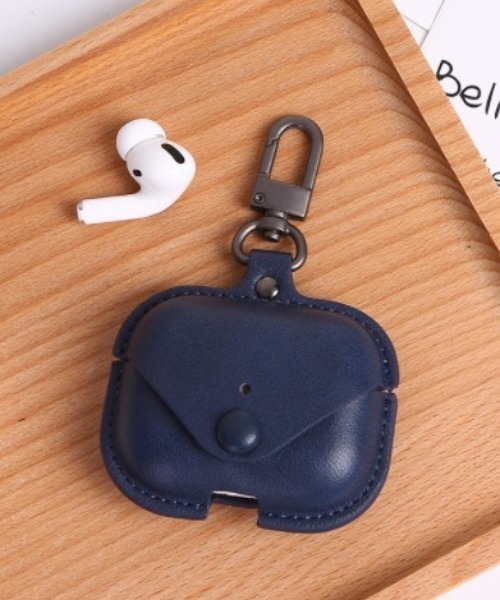 OF LIFE(オブライフ)の「AIRPODS / AIRPODS PRO PUレザー ケース(ヘッドフォン/イヤホン・メンズ・ブラック/ブラウン/レッド/ブルー/グリーン/ライトブラウン・S/M)」の6枚目の写真